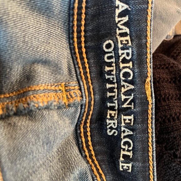 American Eagle, 12 Short jeans, kick boot - Picture 3 of 5